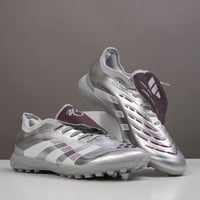 جزمة كرة قدم Adidas