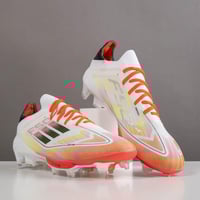 جزمة كرة قدم Adidas