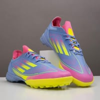 جزمة كرة قدم Adidas