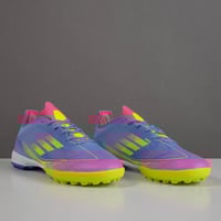 جزمة كرة قدم adidas