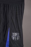 طقم برشلونة الاحتياطي 2026/2025