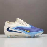 جزمة كرة قدم Nike