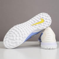 جزمة كرة قدم Nike