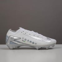 جزمة كرة قدم Nike