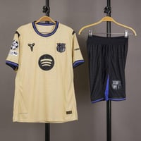 طقم برشلونة الاحتياطي 2026/2025