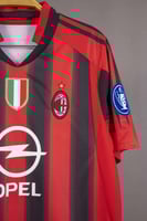 طقم ميلان الاساسي 2005