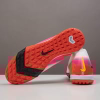 جزمة كرة قدم Nike