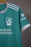 قميص ليفربول الاحتياطي 2025/2026