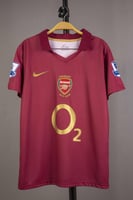 طقم ارسنال الاساسي 2005