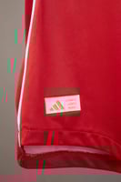 طقم ليفربول الاساسي 2025/2026