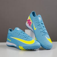 جزمة كرة قدم Nike