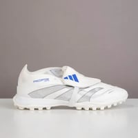 جزمة كرة قدم Adidas