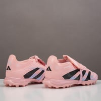 جزمة كرة قدم Adidas
