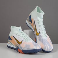 جزمة كرة قدم Nike