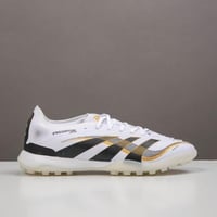 جزمة كرة قدم Adidas