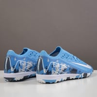 جزمة كرة قدم Nike