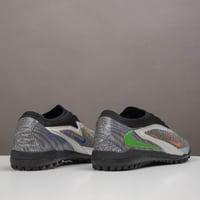 جزمة كرة قدم Nike