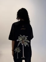 تيشرت النخله السعوديه بتصميم أنيق