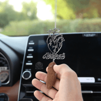 تعليقة سيارة مع رسمة قلب