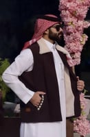 سديري عنابي فرو داخلي وقلاب ابيض “جوخ"