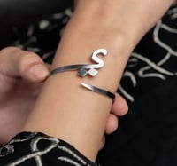 اسوارة حرف حسب اختيارك