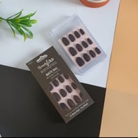 اظافر لاصقه