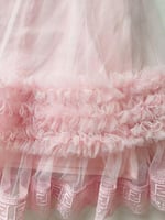 فستان تل بناتي باللون الوردي المميز