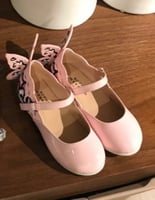 حذاء الفراشة الوردي فخم جدا