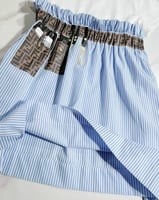 فستان أنيق برسمه على الجانب اللون الازرق