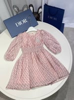 فستان فخم وجميل بأكمام طويله اللون الوردي