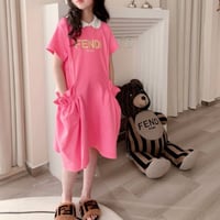 فستان مميز بياقة بيضاء ناعمه