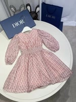 فستان فخم وجميل بأكمام طويله اللون الوردي