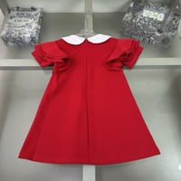 فستان بناتي احمر مزين بياقة وحركة على الكتفين