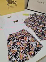 طقم أنيق جدا وفخم من ثلاث قطع