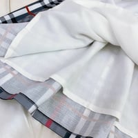 فستان بتفاصيل أنيقه ومميزة