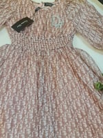 فستان فخم وجميل بأكمام طويله اللون الوردي