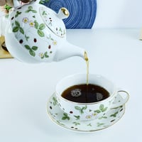 طقم إبريق شاي وفنجان برائحة الفراولة البرية، يتضمن...