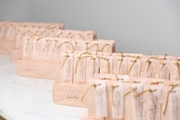 توزيعات العيد باستيل صينية تحتوي على 18 علبه