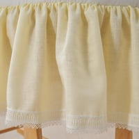 سلة موسى بخامة اللنن مع حامل هزاز خشبي