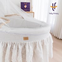 سلة موسى دانتيل مع حامل هزاز خشبي