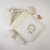 مدس استقبال مطرز بالاسم