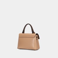شنطة يد نسائية ومحفظة جلد بيج من BAGCO – تصميم عصر...