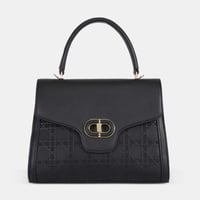 شنطة يد نسائية مع محفظة جلد اسود – تصميم عصري ملفت