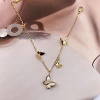 إسوارة ذهبية بفصوص زركون – أناقة ناعمة