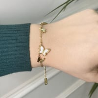 إسوارة ذهبية بفصوص زركون – أناقة ناعمة