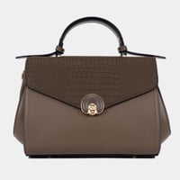 شنطه نسائي جلد بتصميم عصري مميز لون بني غامق