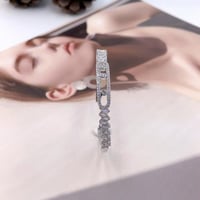 إسوارة نسائية فضية بفصوص زركون لامعة – تصميم عصري...