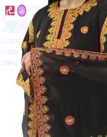 ثوب مستوحاة من موروث المنطقة الشرقية