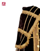 زي صنعاني بتطريز ونقوشات ذهبية