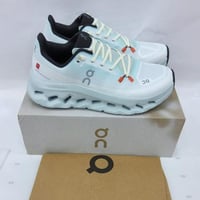 حذاء أون رننق للجري والمشي – أبيض وأزرق ثلجي مع لم...